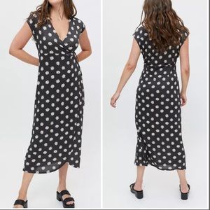 Urban Outfitters  Zina Wrap Midi Dress Carbon Gray Floral M